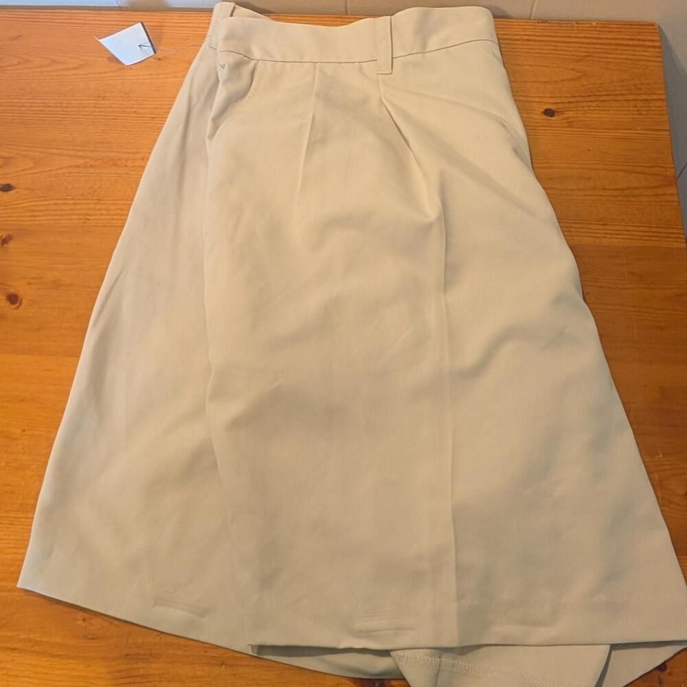 Izod Men's Tan and Cream Shorts